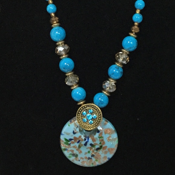 Jewelry - Blue Beaded Sparkly Flecked Necklace